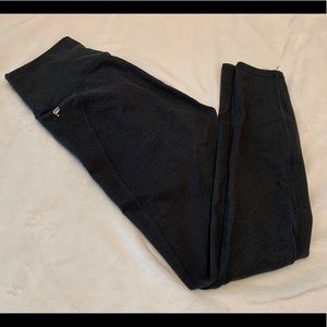Fabletics High-Waisted Legging 7/8 | S | Heathered Grey
